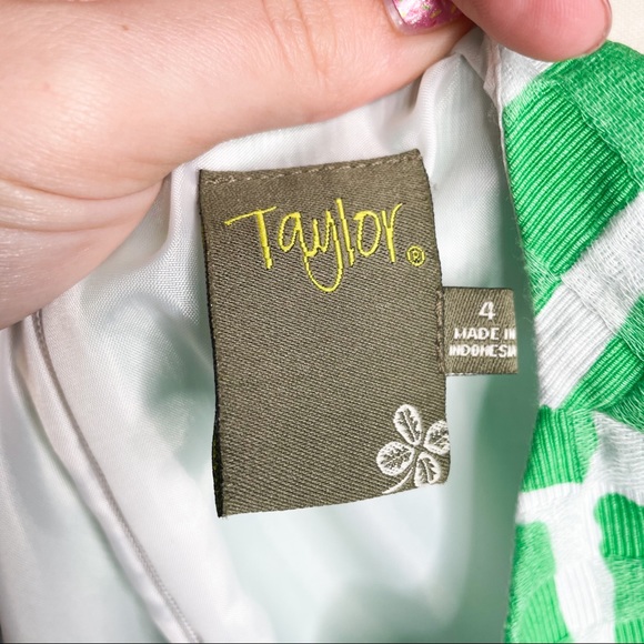 Taylor Green & White Printed A Line Dress Size 4 - Picture 2 of 4